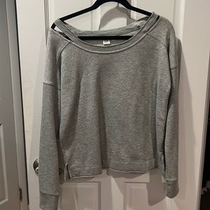 BRAND NEW gap long sleeve cut out shirt. Size S.